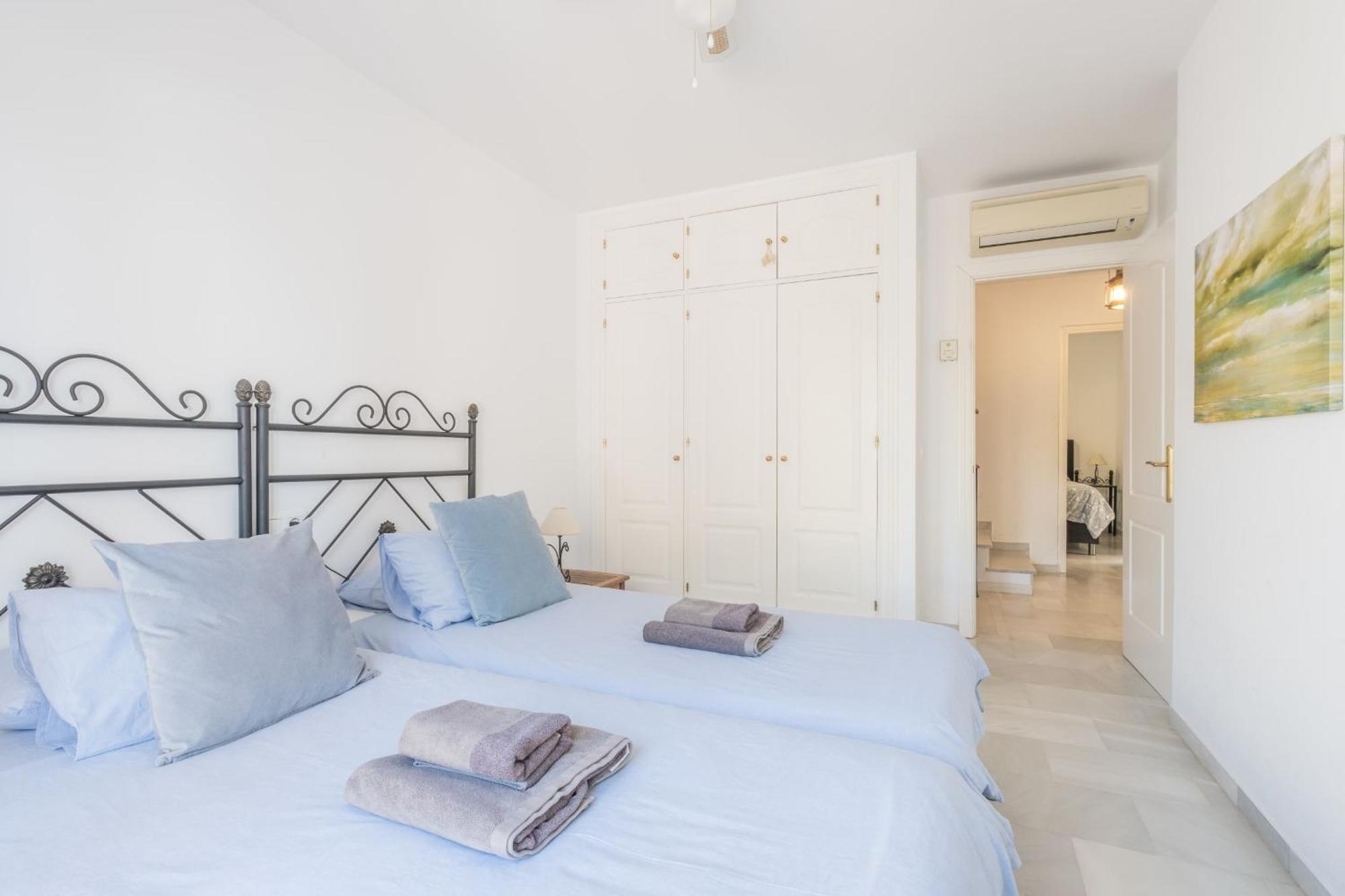 Aljamar 24 Comfortable House Near Burriana Beach Nerja Bagian luar foto