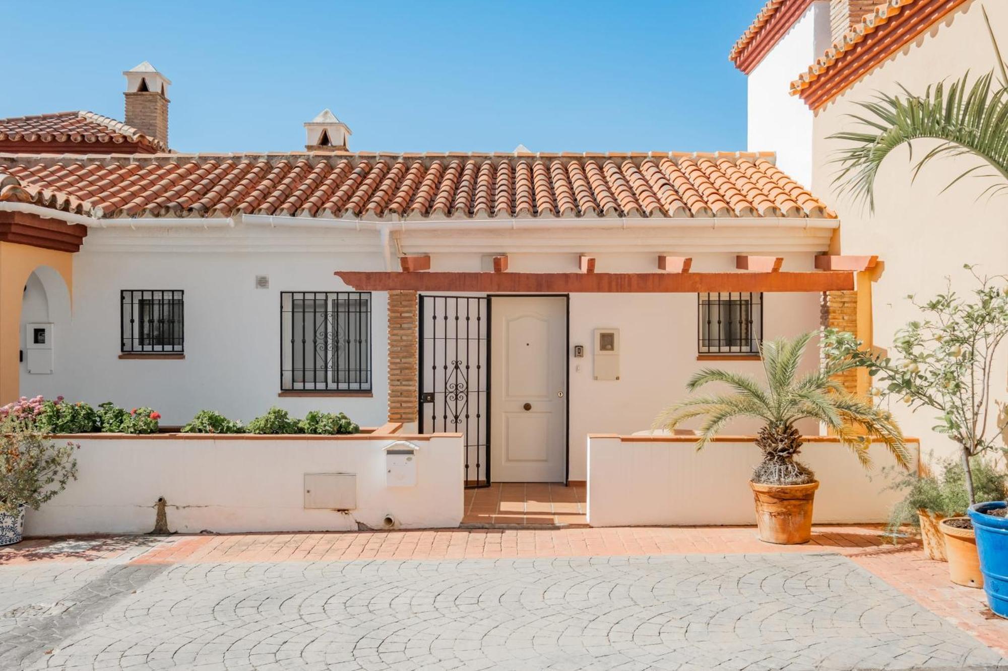 Aljamar 24 Comfortable House Near Burriana Beach Nerja Bagian luar foto